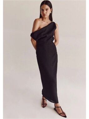 Dissh One-Shoulder Black Maxi Dress